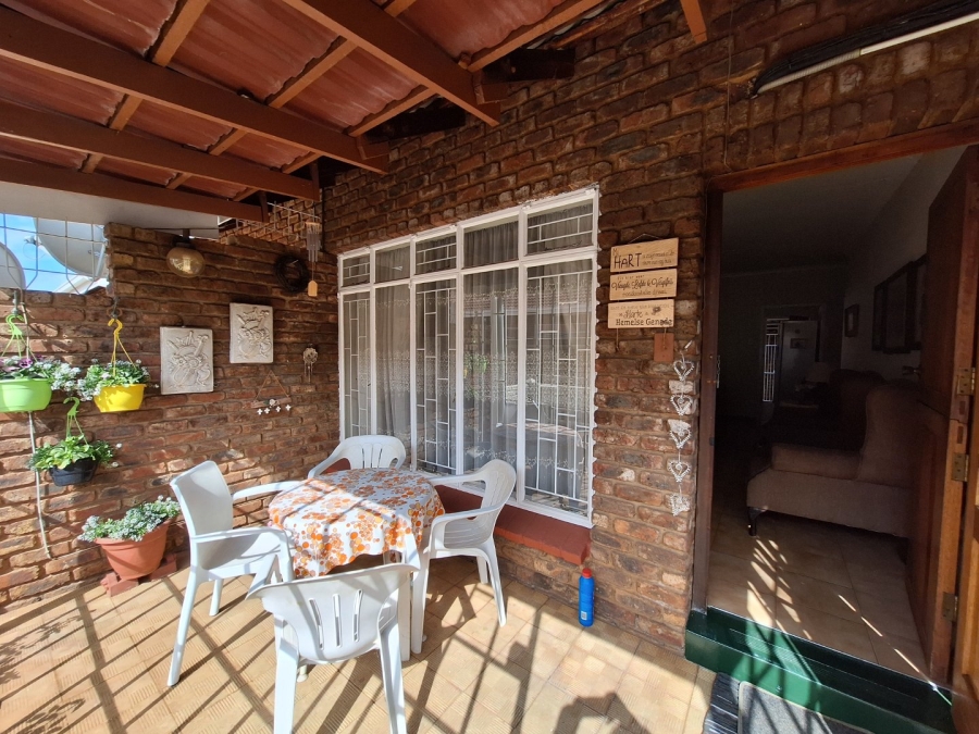 3 Bedroom Property for Sale in Potchefstroom North North West